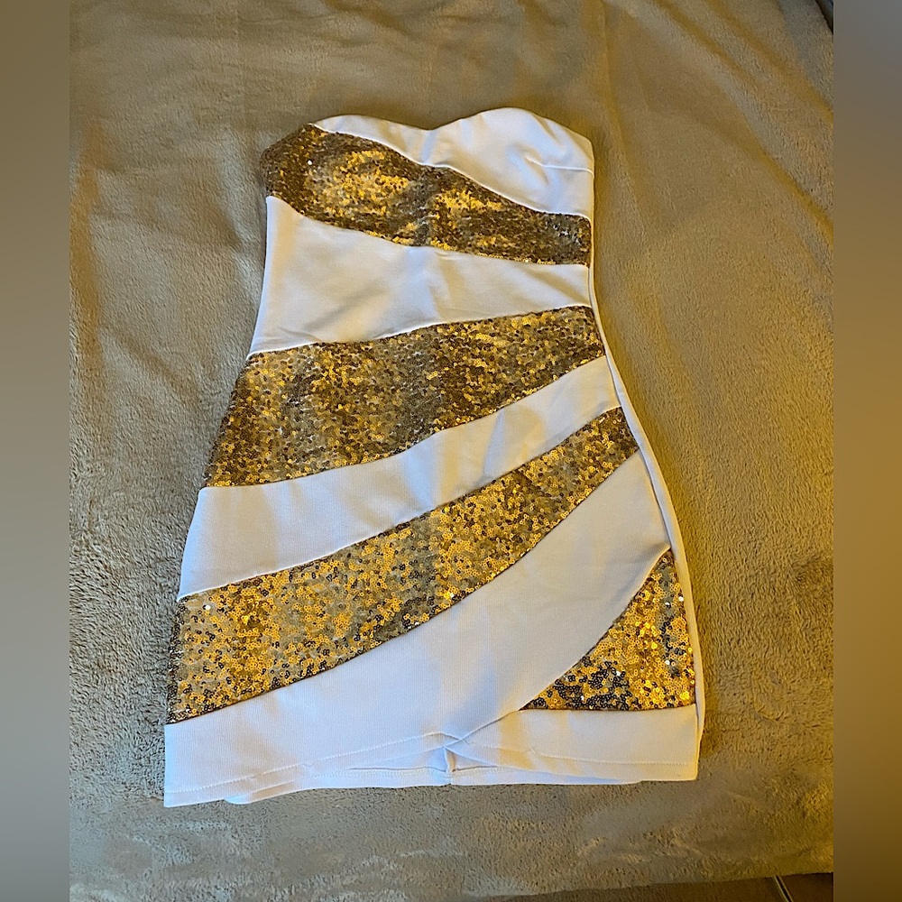 White+Gold Striped Minidress Size Medium